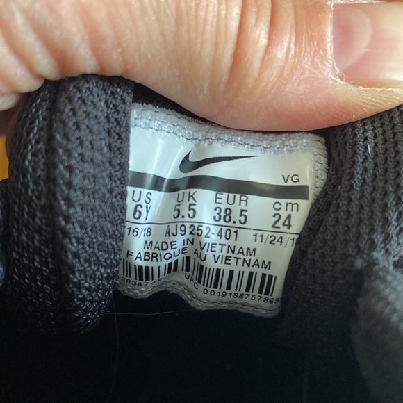 Baseball Nike cleats size 6Y FastFlex - Picture 10 of 12